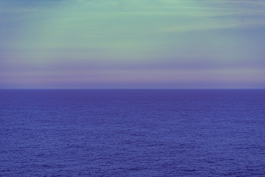 atlantic extensa duo vue panoramique sur la mer et le ciel d’un bleu profond