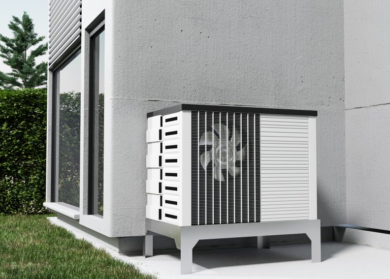 prix pompe à chaleur maison 80m2 installée à l'extérieur pour chauffer une habitation moderne